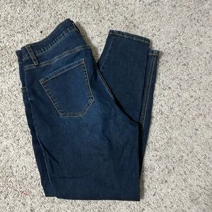 Ava & Viv high rise skinny jeans. Size 16